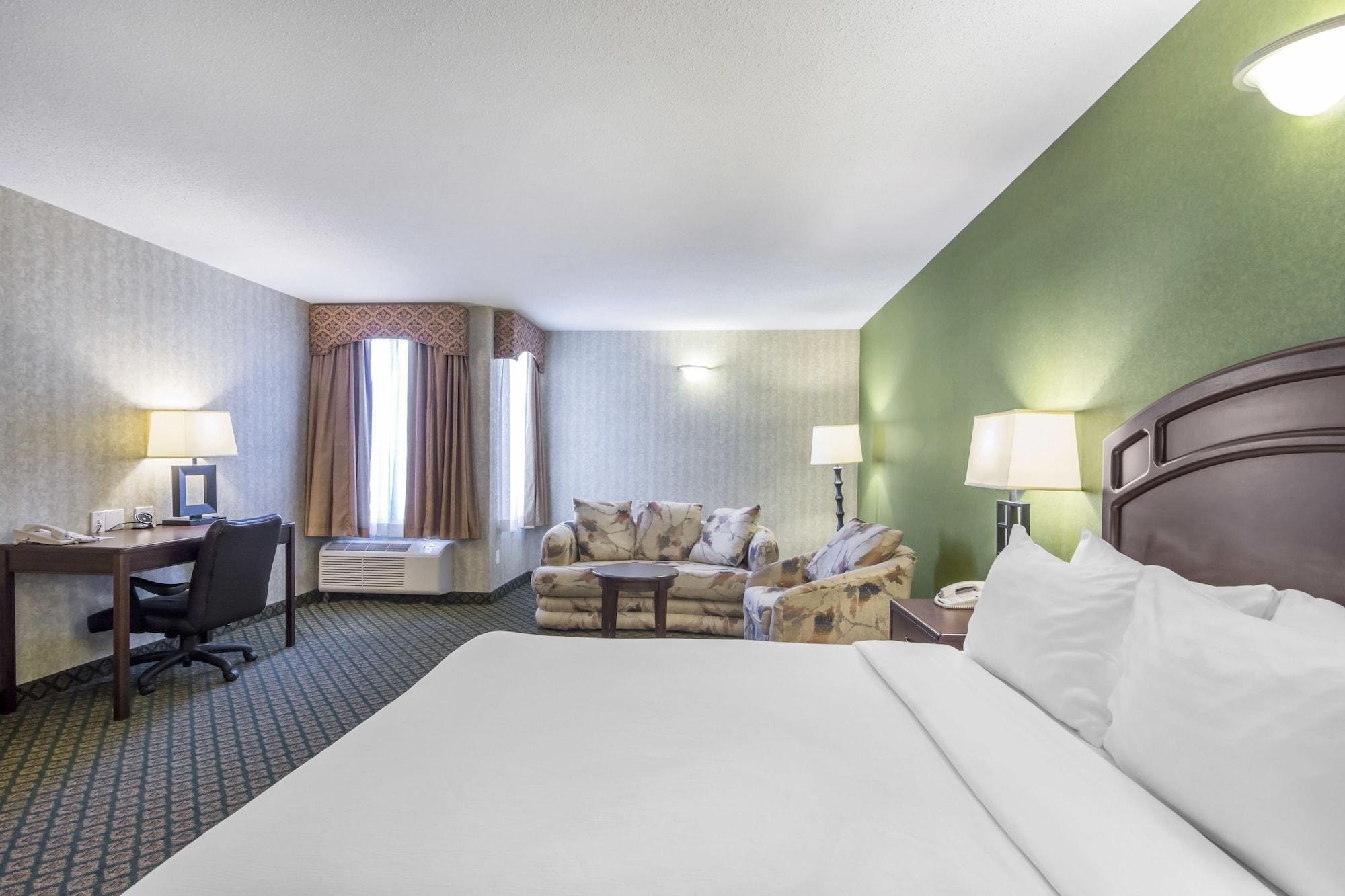 Clarion Hotel & Conference Centre Sherwood Park Bagian luar foto