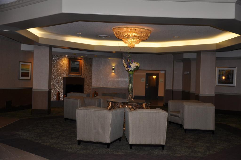 Clarion Hotel & Conference Centre Sherwood Park Bagian luar foto