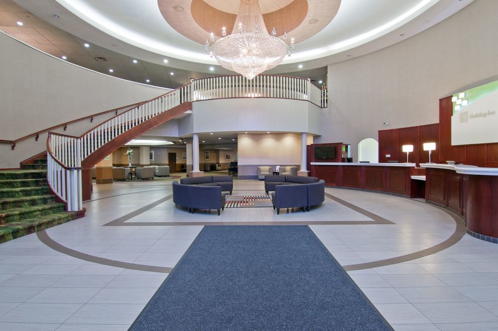 Clarion Hotel & Conference Centre Sherwood Park Bagian luar foto