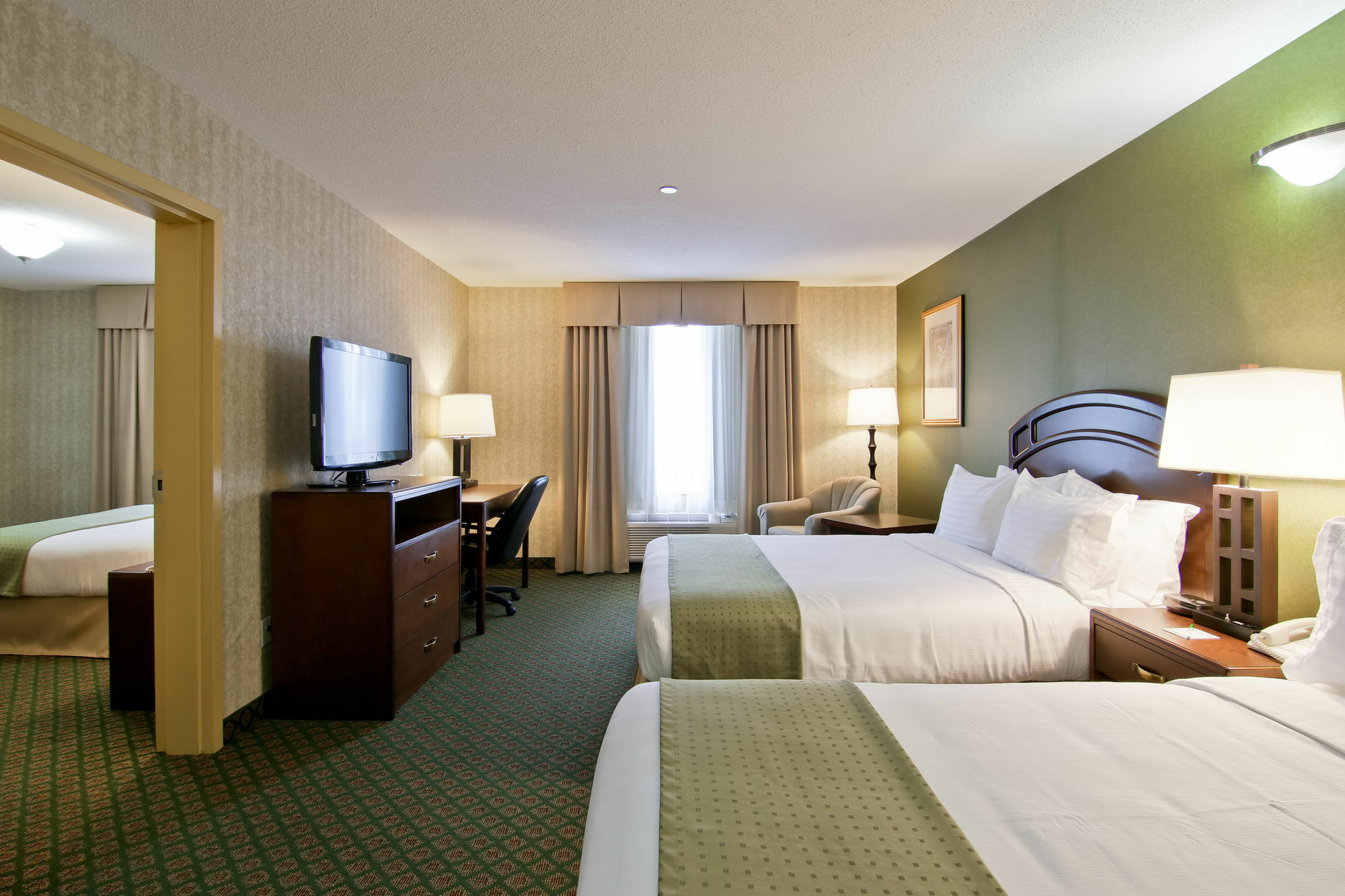 Clarion Hotel & Conference Centre Sherwood Park Bagian luar foto